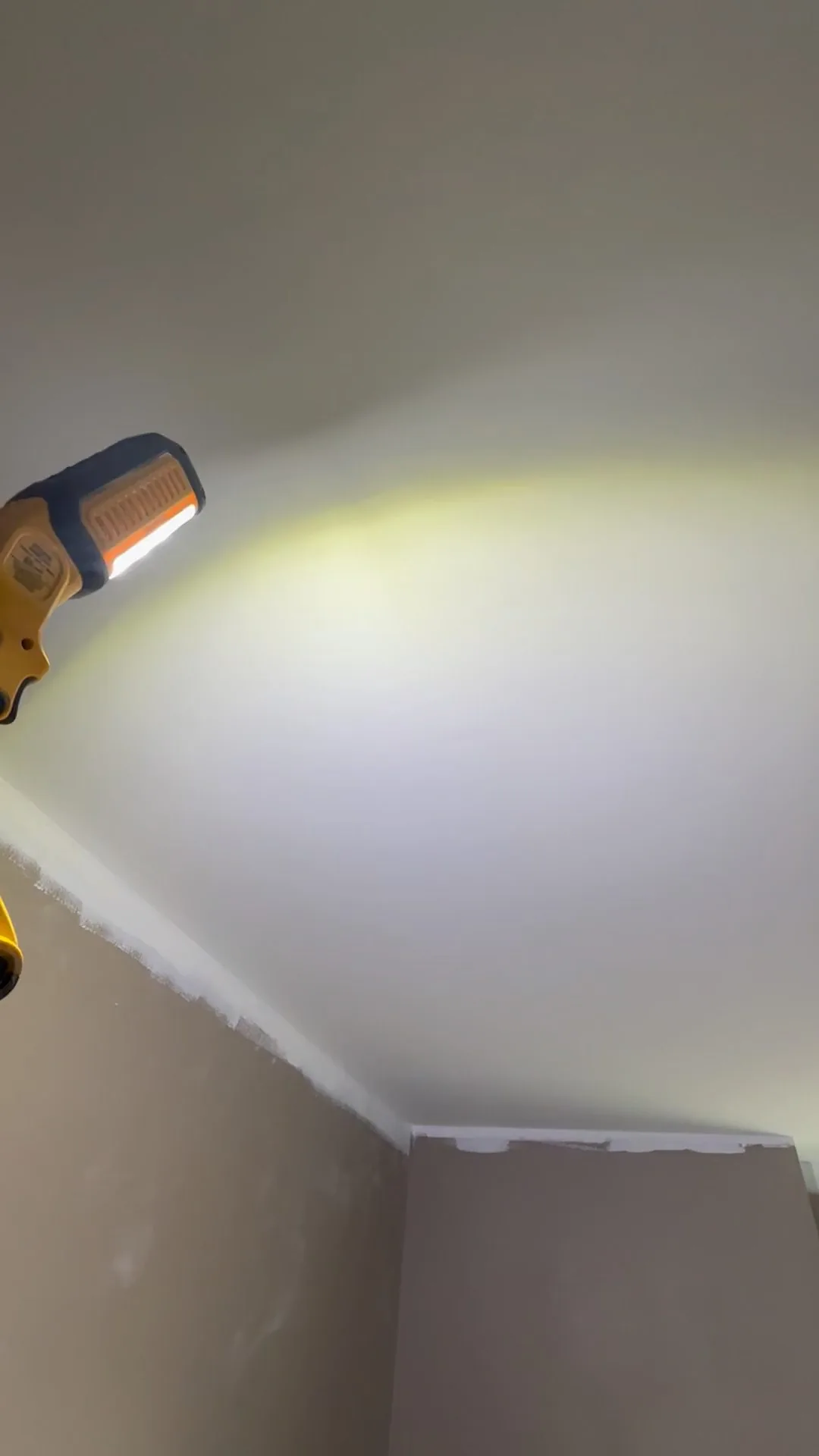 Smooth ceilings — from the Chamos project portfolio
